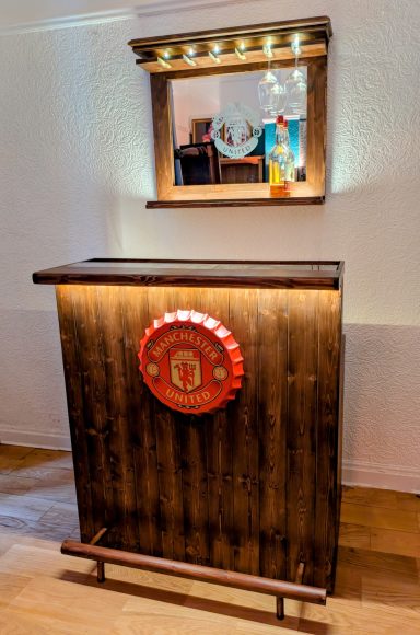 Timber & Tonic FA cup, EFL cup, Champions League, FIFA, UEFA, Europa league, Manchester United, bars, lounge, Man City, pubs, man cave, shed